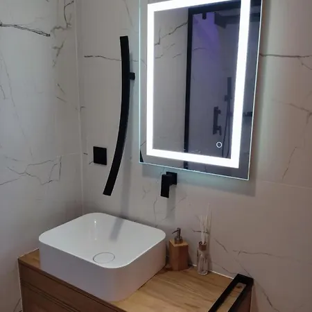 Superbe Avec Jacuzzi Avec Jardin Prive * Lyon