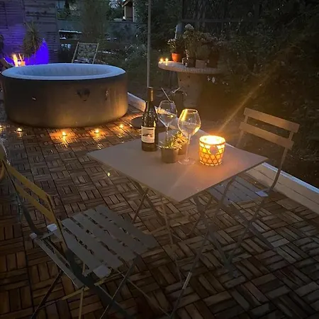 Holiday home Superbe Avec Jacuzzi Avec Jardin Prive *